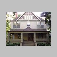 Charles E. Roberts House (1896) in Oak Park, photo Daniel Hartwig, flickr (Wikipedia).jpg